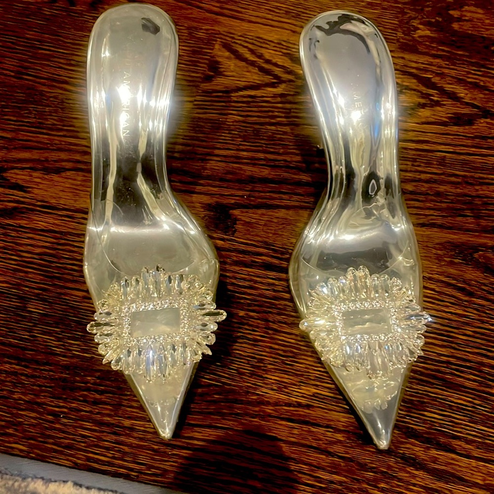 Good American Cinderf@knrella heels.